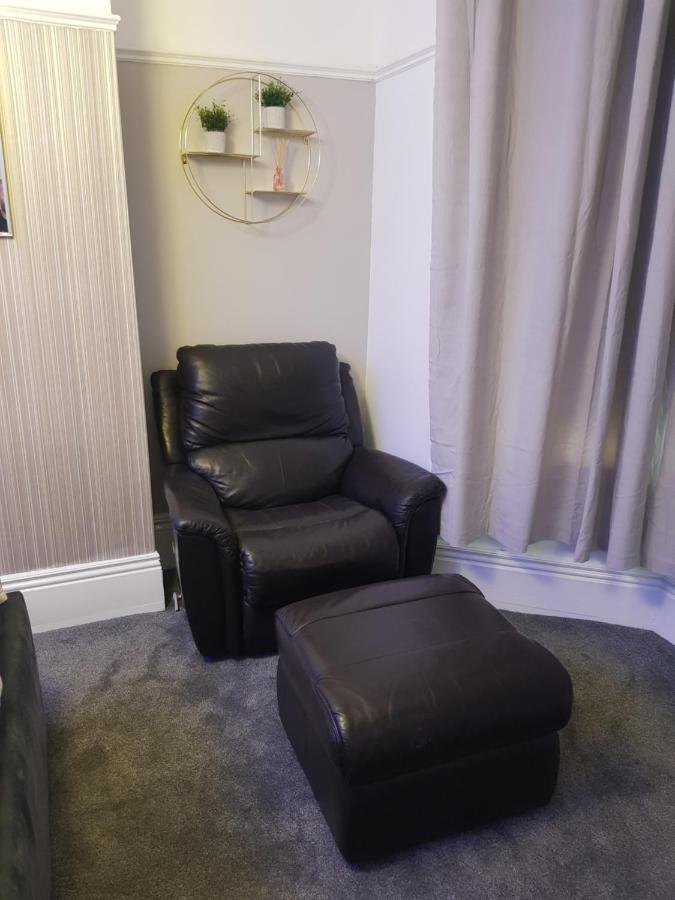 Highfields Living - All Rooms Ensuite- Free Wifi- Free Local Parking Sheffield Exterior photo